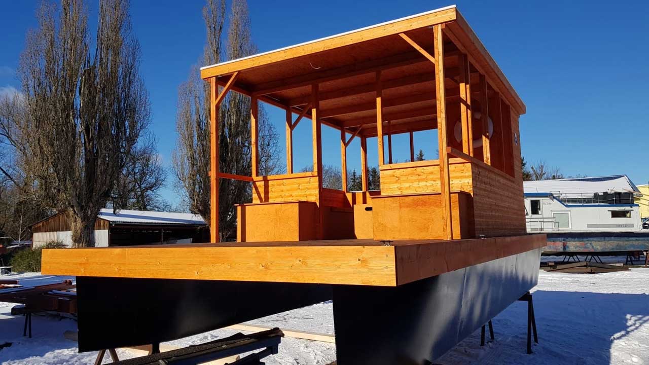 Hausboot-Aufbauten aus Holz bei Jacko fertigen